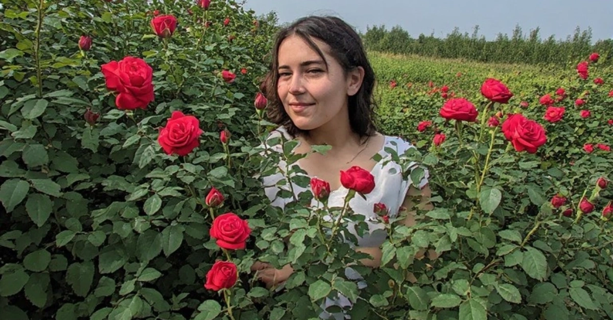 छालाको लागि गुलाब पाउडरको फाईदाहरु (Rose Powder Benefits for Skin In Nepali)